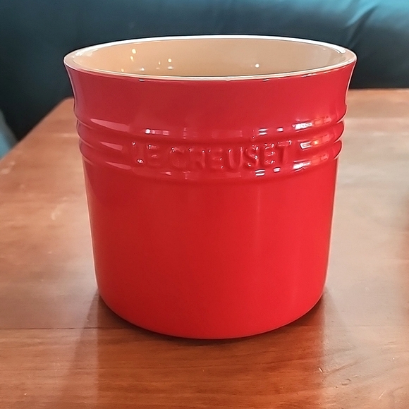Le Creuset Utility Pot in Cherry Red - Picture 1 of 6